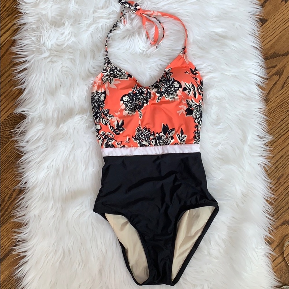 Halter tie NWOT One-Piece